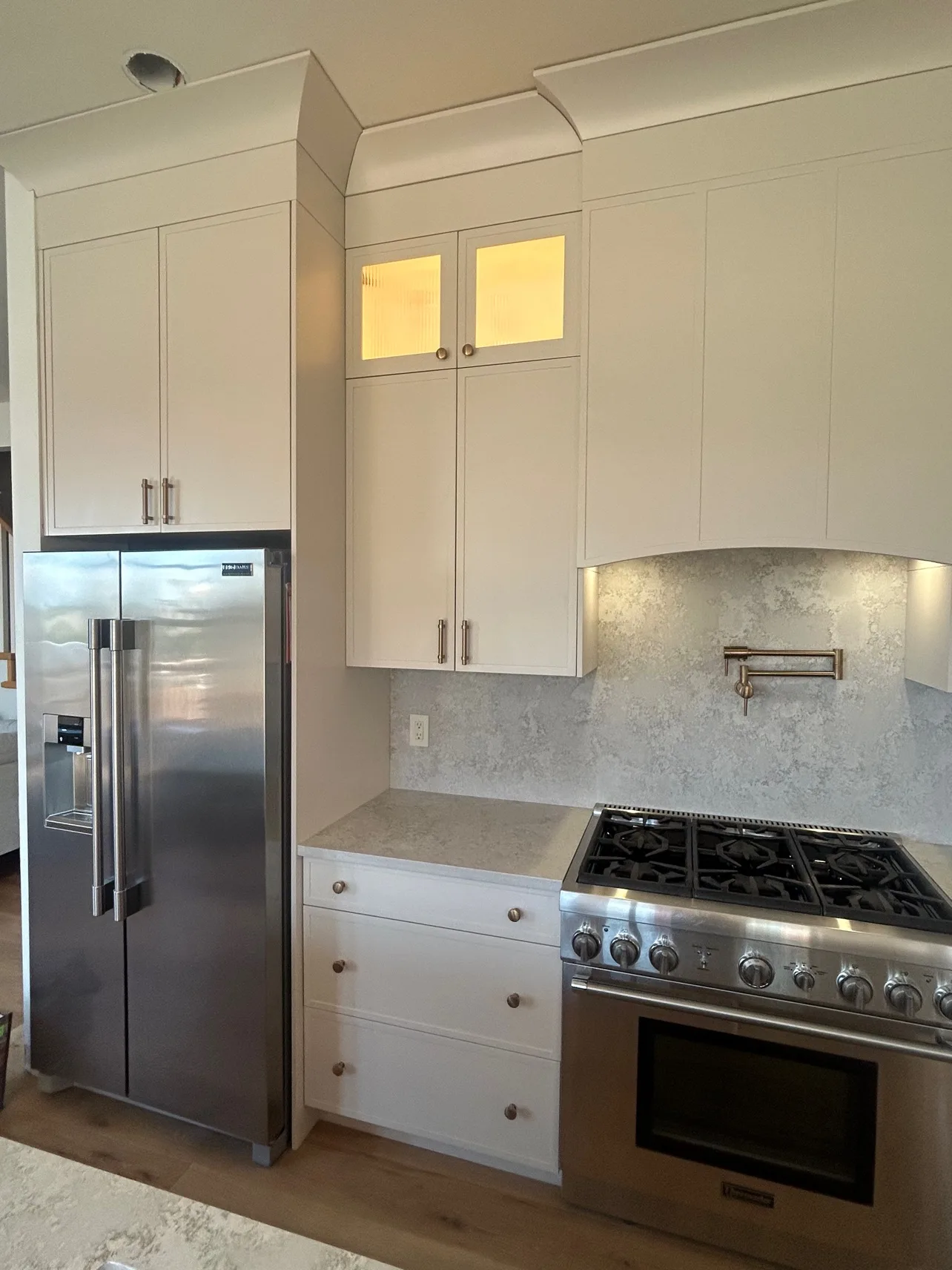 Heritage Mountain kitchen — finished, range wall