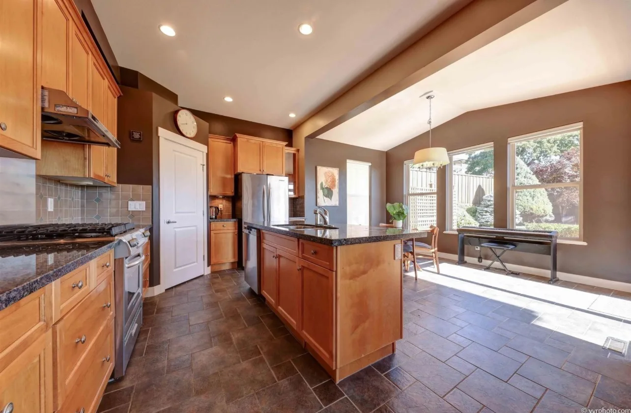 Heritage Mountain kitchen — before, second angle