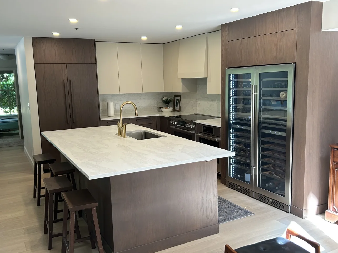 Ravine condo kitchen finished, angle 2